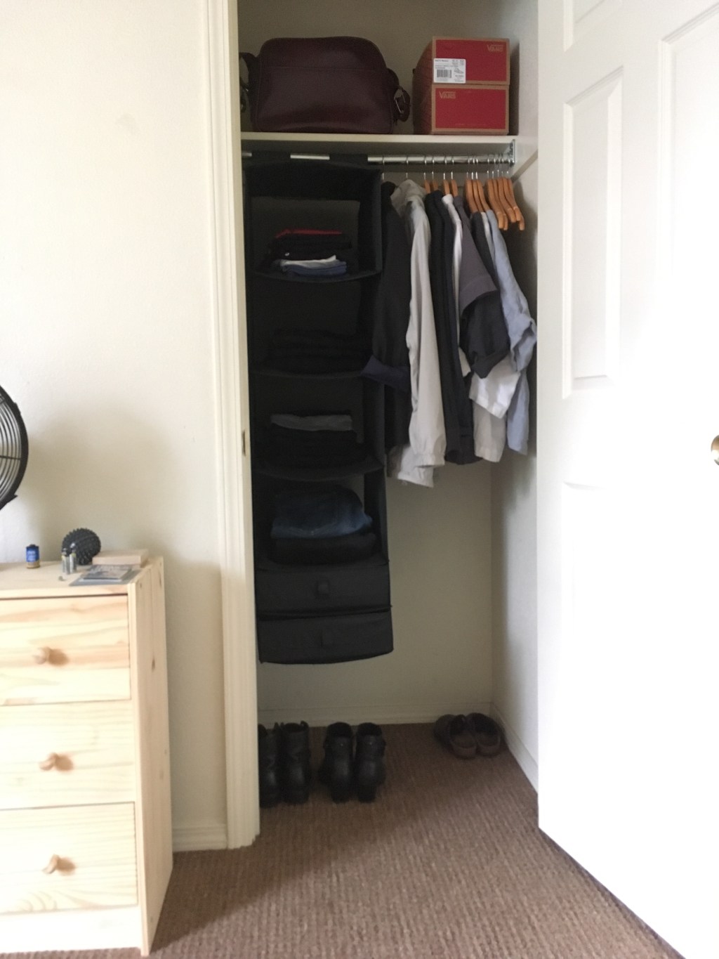 Minimalist Wardrobe: My Tiny Closet  
